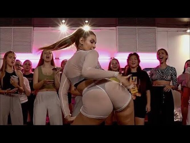 Star Candy Twerk