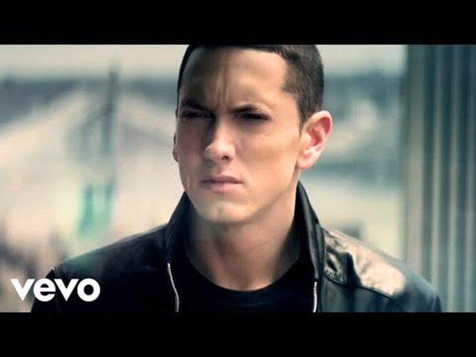 Eminem not afraid текст. Эминем нот эфрейд. эминем 2025. эминем сейчас 2025. eminem im not afraid.