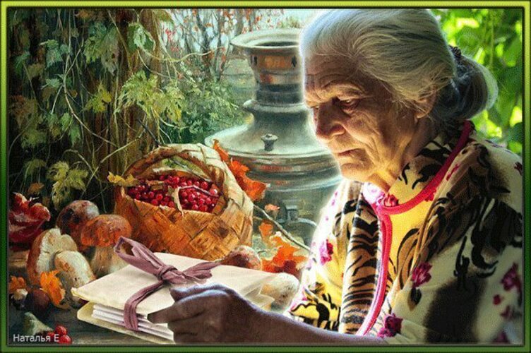 Размышления матери. Мама ждет. Бабушка у окна. Пожилая женщина у окна. Старенькая мама в деревне.