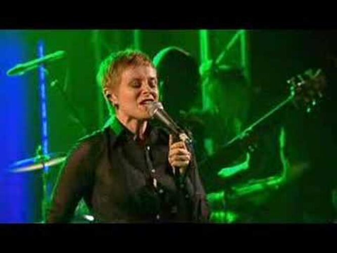 Lisa stansfield never never gonna. Лиса Стэнсфилд фото с концерта Ронни Скотта.