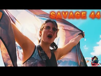 девушка поет и танцует. шаффл танцы. красивая девушка танцует шаффл. шаффл дэнс. китайская танцовщица цинцин.