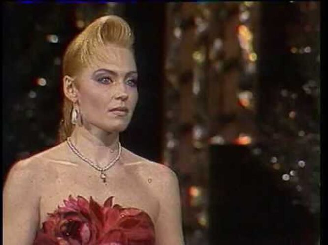 Сексуальная Ирина Понаровская В Купальнике – Меня Это Не Касается 1976