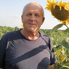 Фотография мужчины Владимир, 64 года из г. Южно-Сахалинск