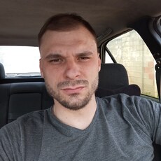 Фотография мужчины Viktor, 33 года из г. Солнечный (Павлодарская область)