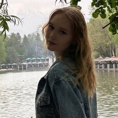 Фотография девушки Юля, 18 лет из г. Алматы