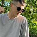 Максим, 22 года