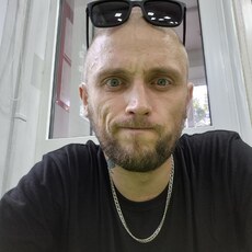 Дмитрий, 35 из г. Ялта.