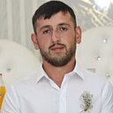 Ваге, 33 года