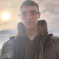 Фотография мужчины Юрий, 19 лет из г. Саратов