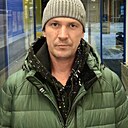 E S, 43 года