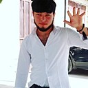 Salih, 23 года