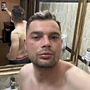 Cosmin, 24 года