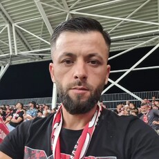 Фотография мужчины Ionut, 34 года из г. București