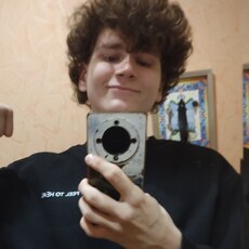 Фотография мужчины Виталий, 18 лет из г. Ноябрьск