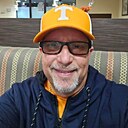 Ethan Muller, 55 лет
