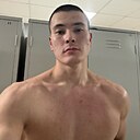 Nur, 24 года