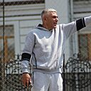 Роман Арам, 48 лет