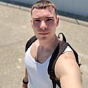 Незнакомец, 33 года