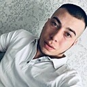 Максим, 24 года