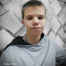 Фотография мужчины Денис, 19 лет из г. Дальнегорск