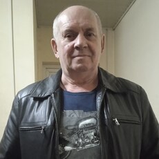 Василий, 64 из г. Рославль.
