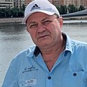 Мика, 44 года