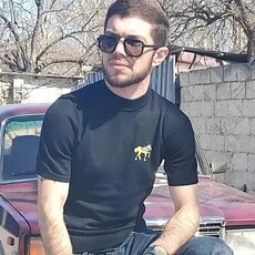 Фотография мужчины Ройал, 24 года из г. Новобурейский