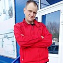 James, 32 года