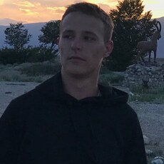 Фотография мужчины Роман, 21 год из г. Балыкчи