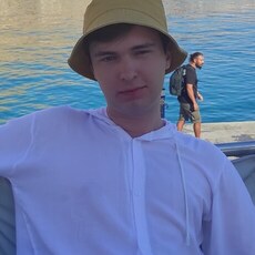 Фотография мужчины Валентин, 19 лет из г. Санкт-Петербург