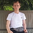 Михаил, 33 года