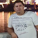 Ден, 44 года