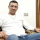 Лев, 40 лет