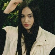 Фотография девушки Алёна, 20 лет из г. Калуга