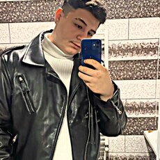 Фотография мужчины Darius Daryo, 24 года из г. Brașov