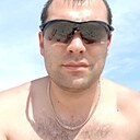 Холостяк, 33 года