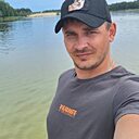 Человек, 32 года