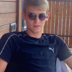 Фотография мужчины Антон, 21 год из г. Москва