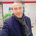 Киану, 44 года