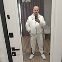 Озгур, 42 года