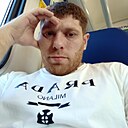 Исак, 33 года