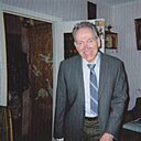 Гарник, 68 лет