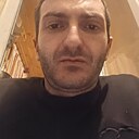დათო, 32 года