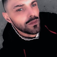 Фотография мужчины Madalin, 31 год из г. Pitești