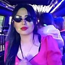 Ана Кардашьян, 33 года