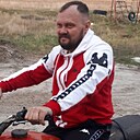 Лева, 42 года