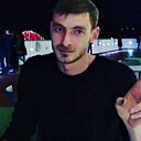 Гаро, 34 года