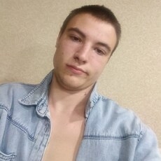 Фотография мужчины Кирилл, 19 лет из г. Южно-Сахалинск