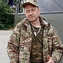 М Л, 42 года