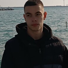 Фотография мужчины Андрей, 18 лет из г. Евпатория